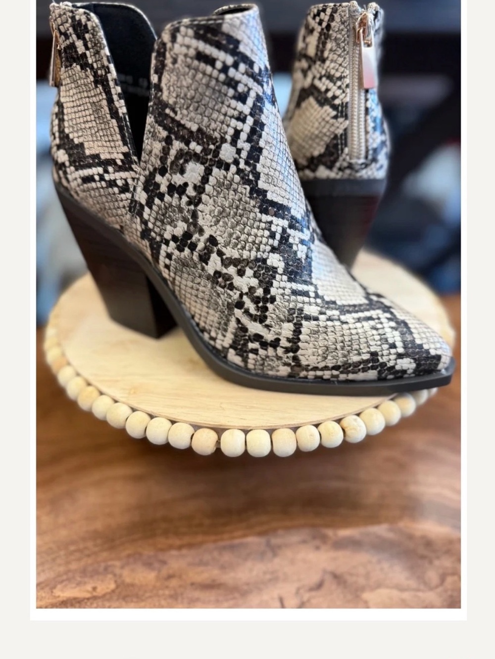 Source Unknown Black & White Snake-Print Pointed Ankle Boots